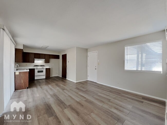 5632 W Comet Ave, Glendale, AZ 85302 - photo 6