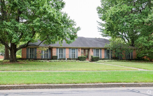 A mature ranch home in Shriners