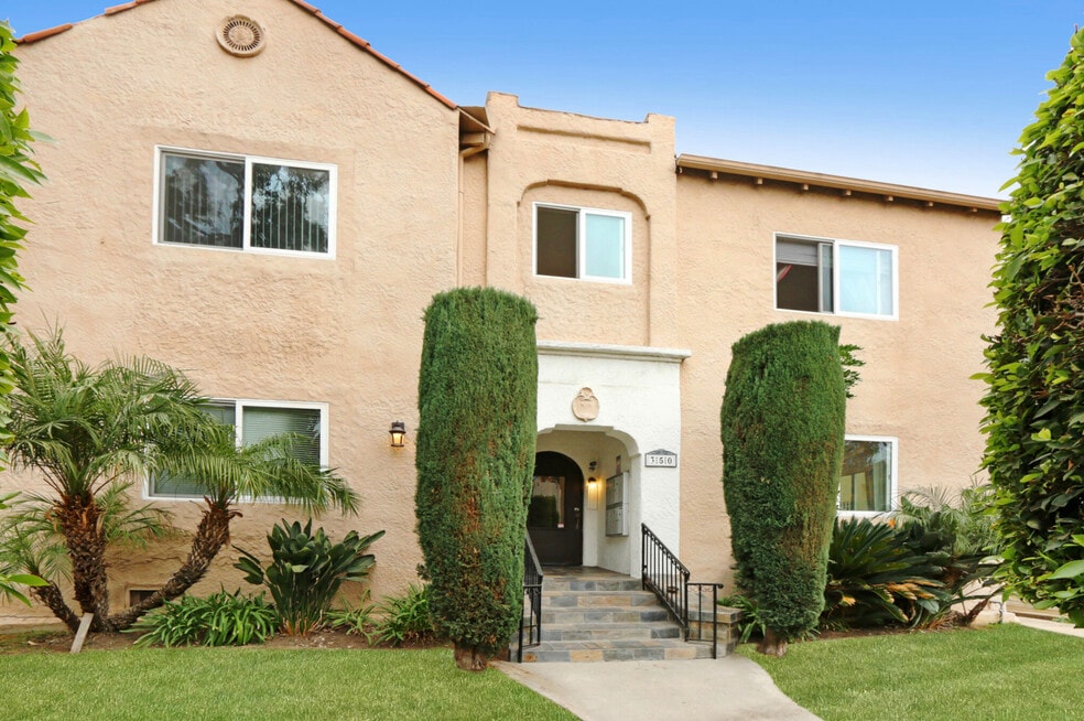 350 N Orange Grove Ave, Los Angeles, CA 90036 - photo 1