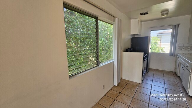 Wellesley Manor, Los Angeles, CA 90064 - photo 5