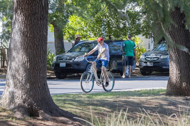 Chico Vecino is a short bike ride to the heart of the city.