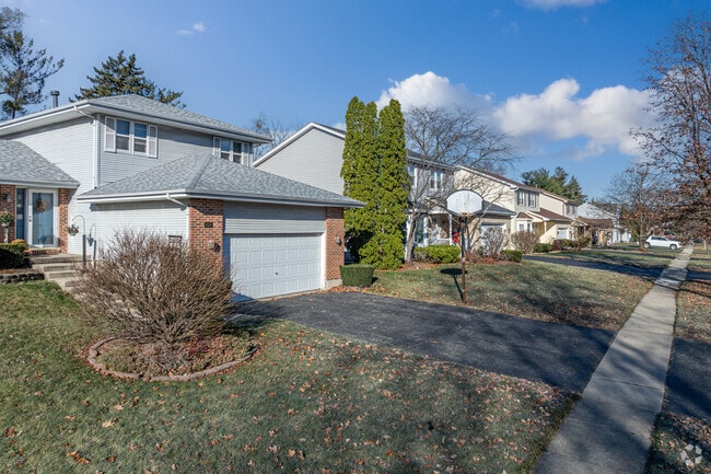 Winston Woods features many updated homes built in the late 20th century.