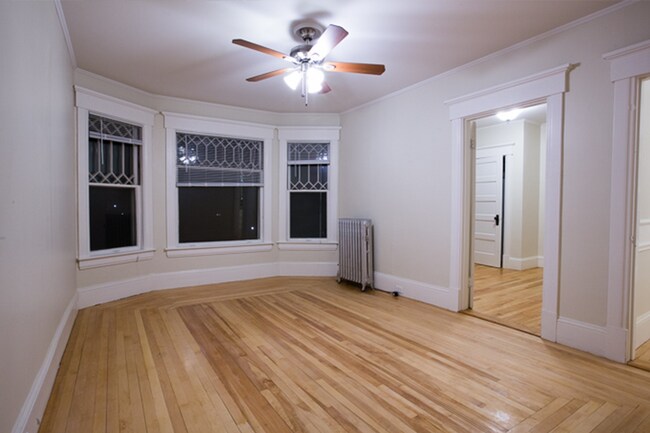 Gresley Residence, Manchester, NH 03104 - photo 3