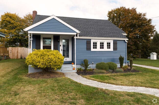 A well-kept Cape Cod house in Windsor, Pennsylvania.