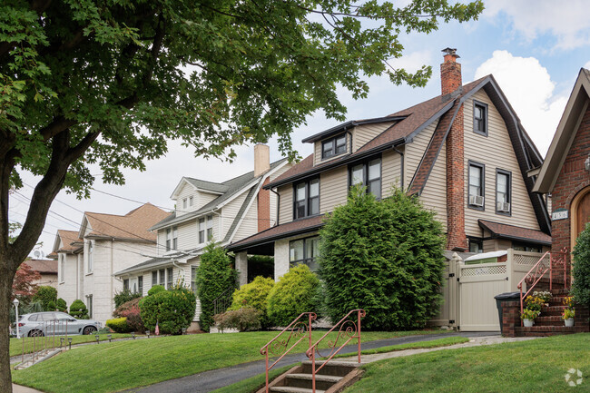 There are a variety of housing styles to choose from in Ridgefield, NJ.