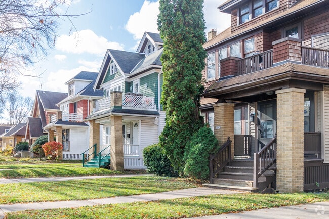 There are a variety of home styles in St Joseph's.