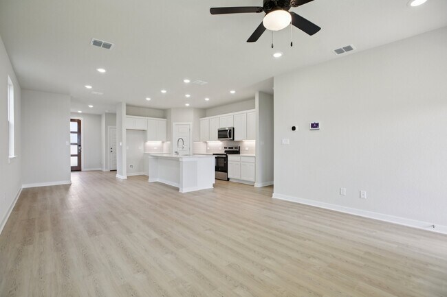 3205 Canyon River Ln, Georgetown, TX 78628 - photo 5