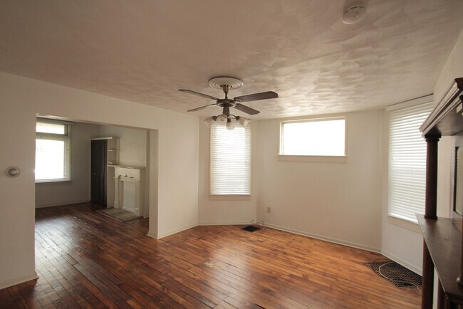 421 S Trenton Ave unit 1, Pittsburgh, PA 15221 - photo 5