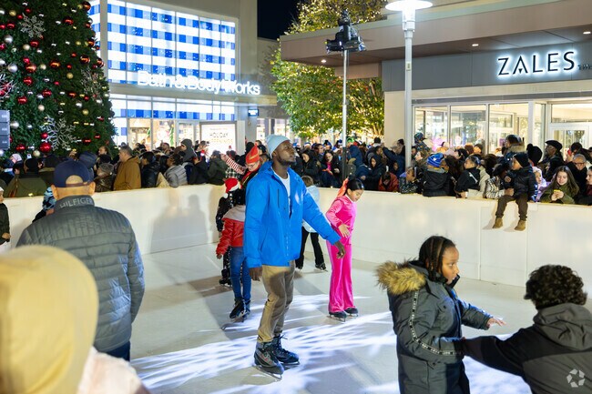 Residents can take little ones ice skating at the Cross County Centre.