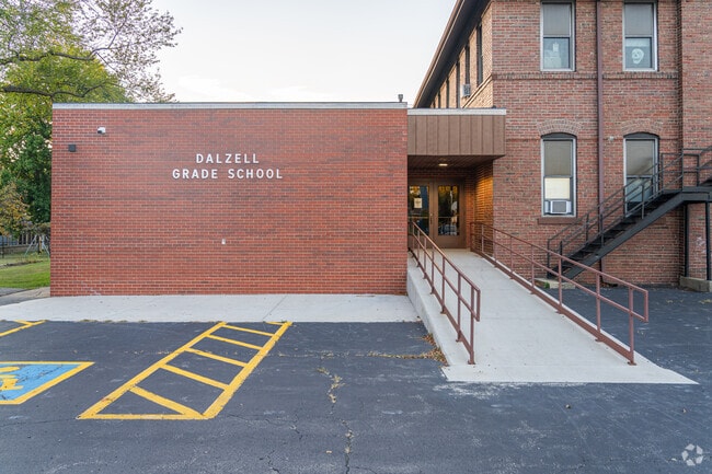 Dalzell Grade School has extracurricular activities.