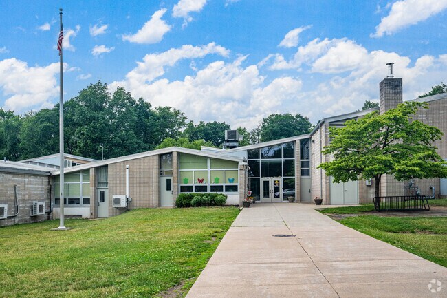 Front entrance to Hilldale Elementary School.