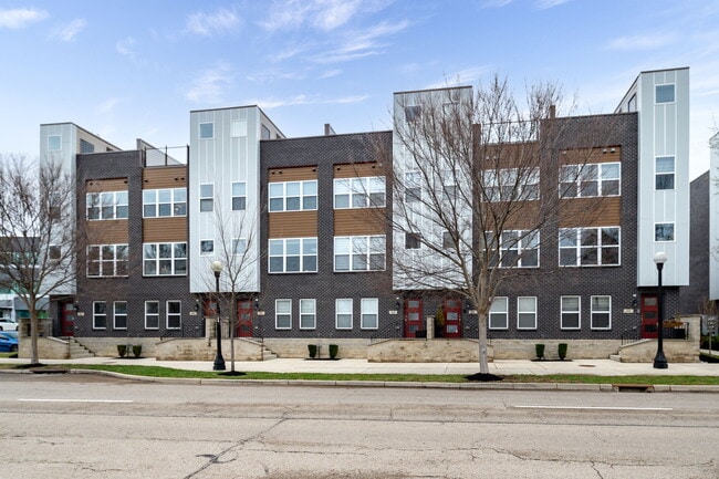 24 S Patterson Blvd, Dayton, OH 45402 - photo 2