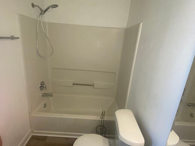 2195 Timberwood Cir N unit A, Tallahassee, FL 32304 - photo 4