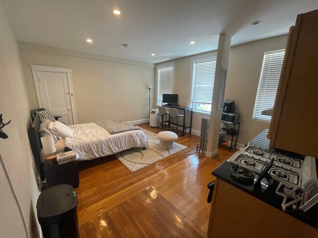 1198 Commonwealth Ave unit 10, Allston, MA 02134 - photo 4