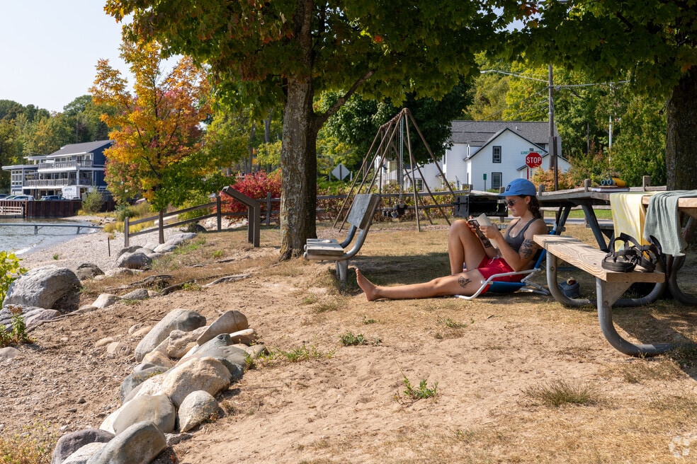 NH_Maple City_554267_P2_FINAL_CL_101124