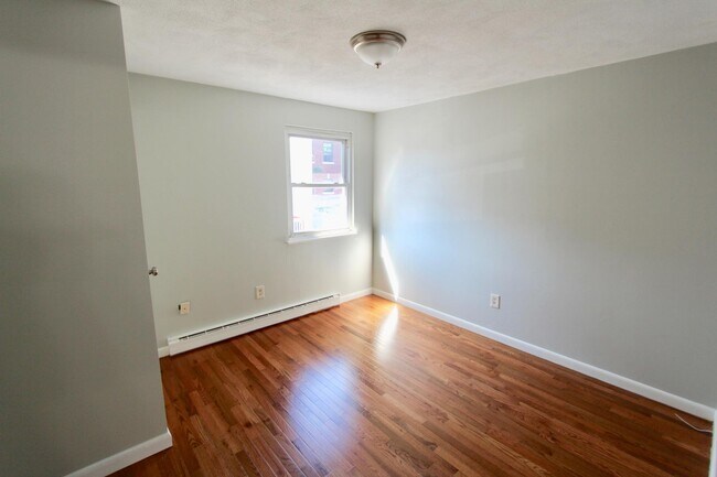 627 Beach St unit 2R, Revere, MA 02151 - photo 5
