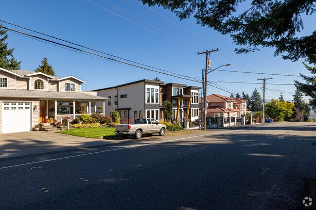 A wide range of beautiful modern homes line the wide, leafy streets of McMicken Heights.