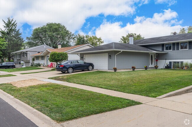 Single-family homes typically sell between 350,000 and 650,000 dollars in South Buffalo Grove.