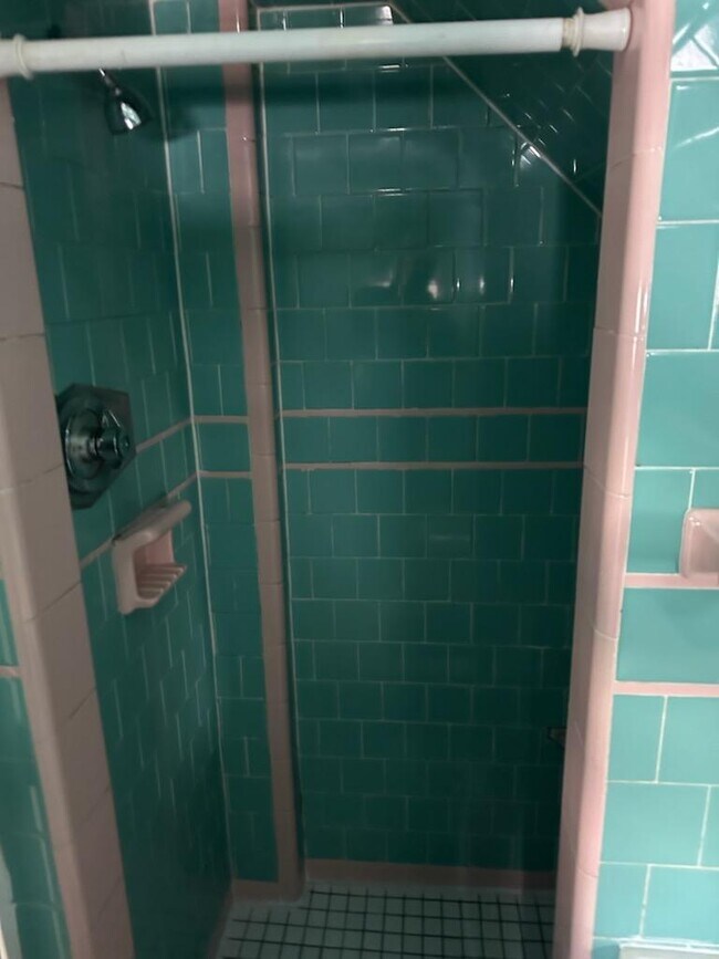 10 March St unit 10 MARCH ST. B 2ND., Worcester, MA 01604 - photo 7