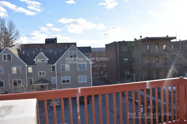 15 Farrington Ave unit 3, Allston, MA 02134 - photo 2