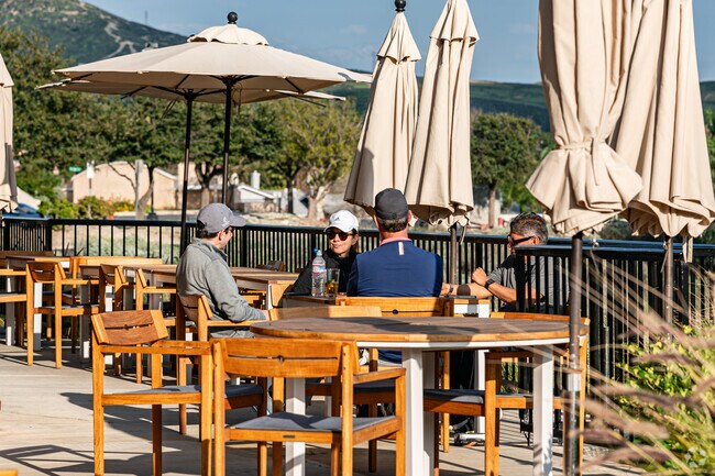 After a round of Golf, South Fontana locals enjoy lunch at The Restaurant at Oak Quarry.