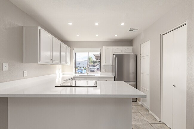 11666 N 28th Dr unit 120, Phoenix, AZ 85029 - photo 3