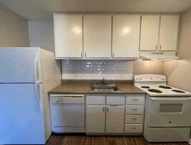 Hampton Hall | Comfort, Convenience, & Community – All In One, Atlanta, GA 30329 - photo 5