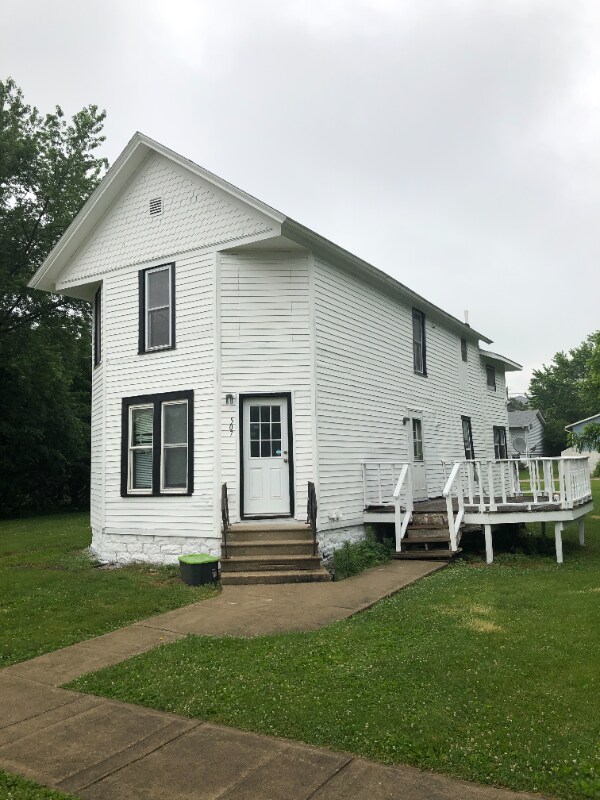 507 King St unit 1, Fayette, IA 52142 - photo 2