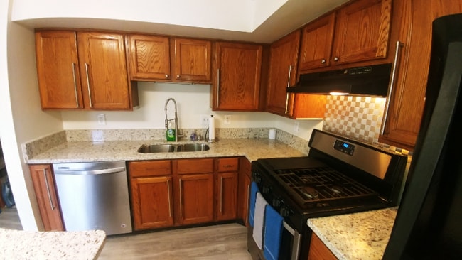 12921 Freestone Ct, Woodbridge, VA 22192 - photo 7