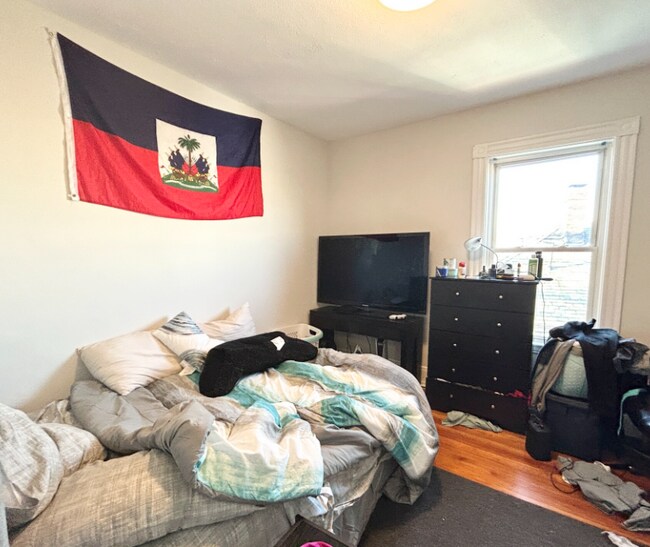 151 E Cottage St unit 3, Dorchester, MA 02125 - photo 3