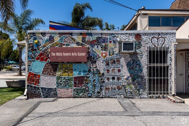 Simon Rodia State Historic Park features Rodia's intricate mosaic sculptures and towers.