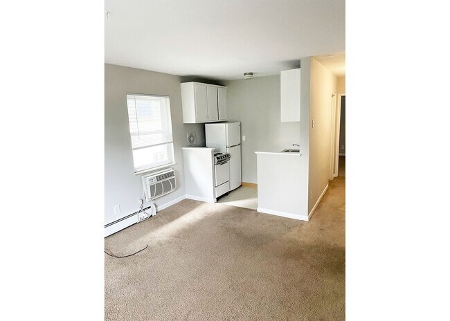 249 Senator Place unit 249-02, Cincinnati, OH 45220 - photo 2