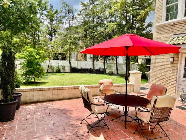 3828 Cathedral Ave NW unit East, Washington, DC 20016 - photo 2