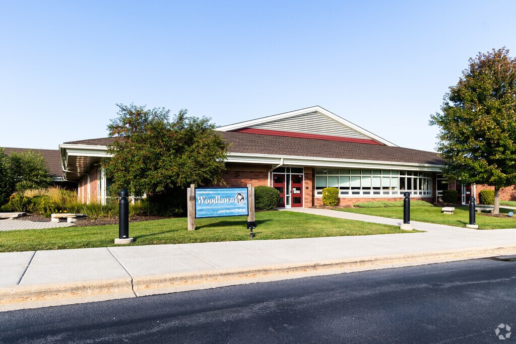 Welcome to Woodlawn Middle School in the Long Grove neighborhood.