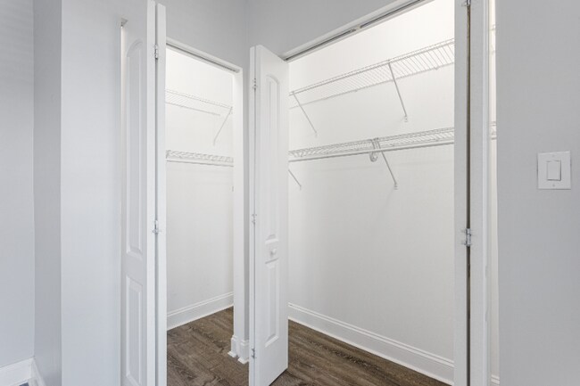 1521 W Sherwin Ave unit 409, Chicago, IL 60626 - photo 5