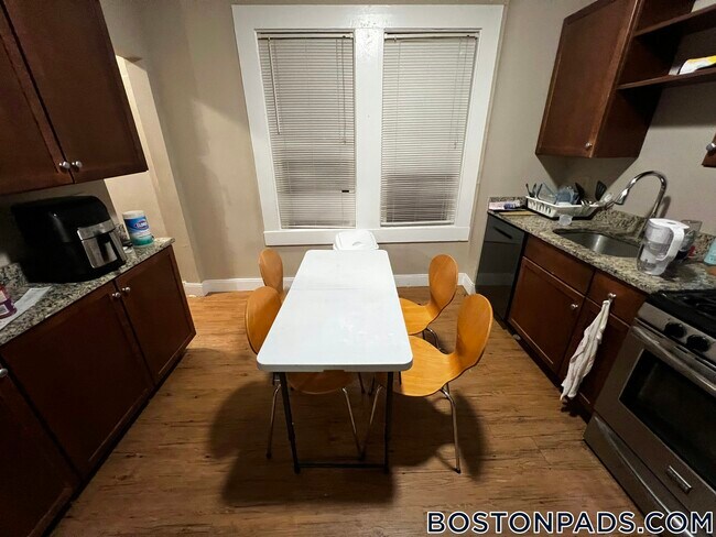 6-8 Sunset St unit 3, Roxbury Crossing, MA 02120 - photo 4