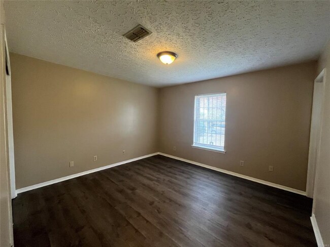 4142 Strathmore Dr, Montgomery, AL 36116 - photo 7