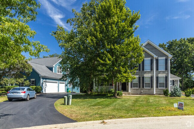 East Hawthorn Woods is a rural neighborhood that prides itself on being community-oriented.