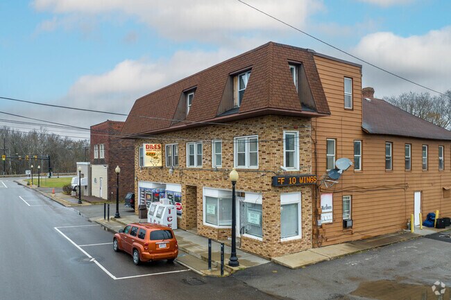 Diles Market and Cafe offers breakfast and lunch for residents of Leavittsburgh.