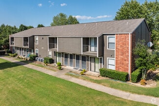 100 Crestwood Dr, Beebe, AR 72012