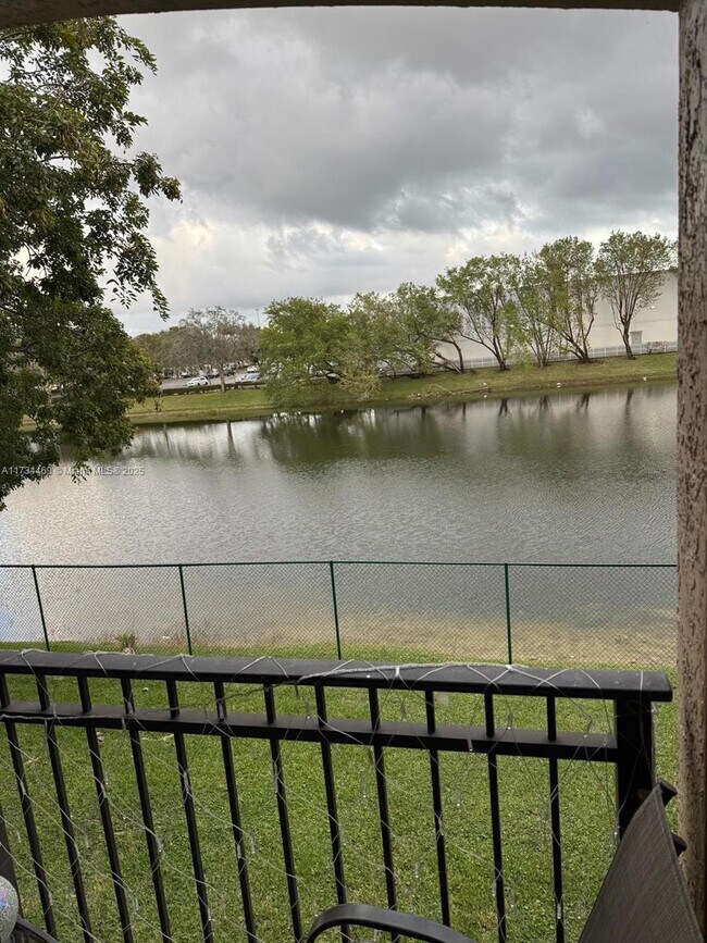 131 SW 117th Ave unit 8208, Pembroke Pines, FL 33025 - photo 4