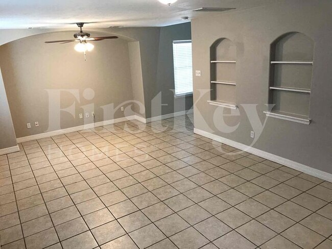 214 N Native Ln, Houston, TX 77022 - photo 3