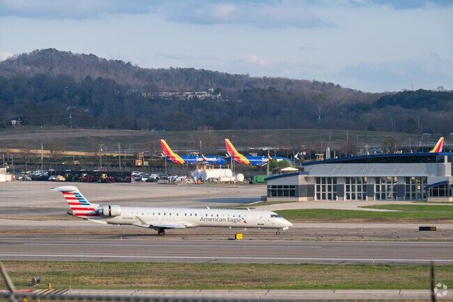 Birmingham Shuttlesworth Airport borders Brown Springs for easy travel.