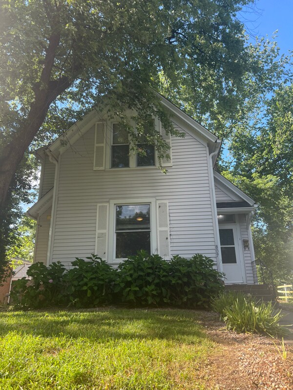 807 Kingshighway St, Edwardsville, IL 62025