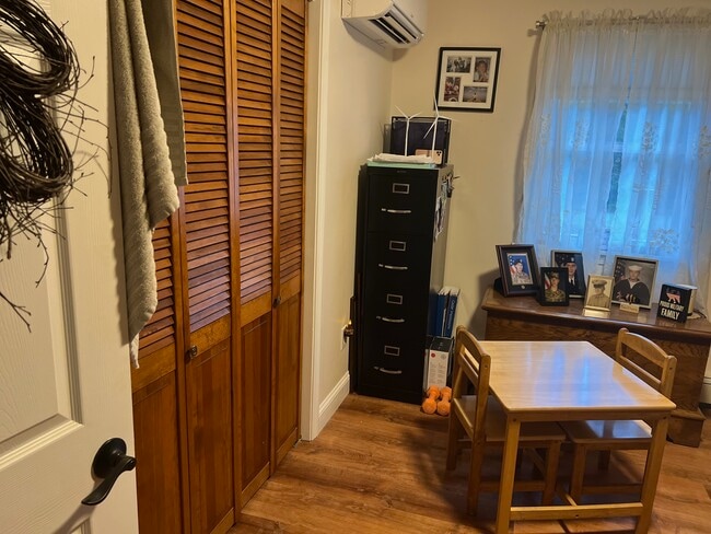 Bedroom/Office