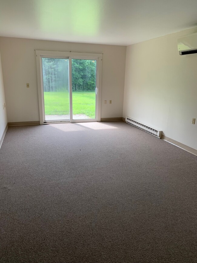 930 W Main St Unit 1, Dover-Foxcroft, ME 04426