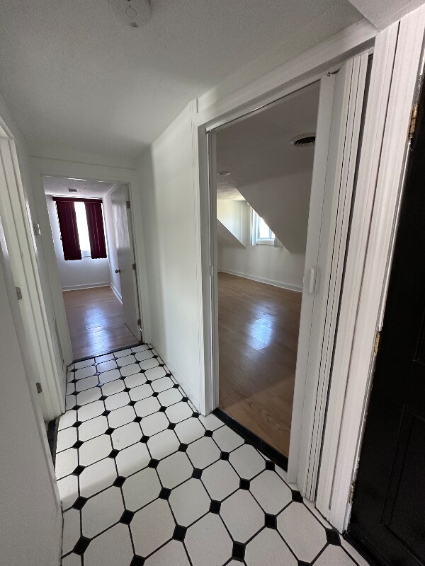 14 Thill St unit 2nd floor, West Haven, CT 06516 - photo 5