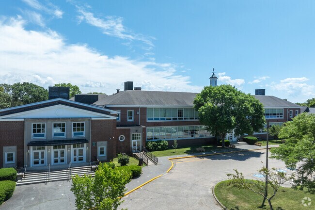 Lawrence School students are eager to learn.