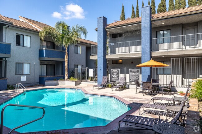 Saticoy Gardens, Van Nuys, CA 91405 - photo 2