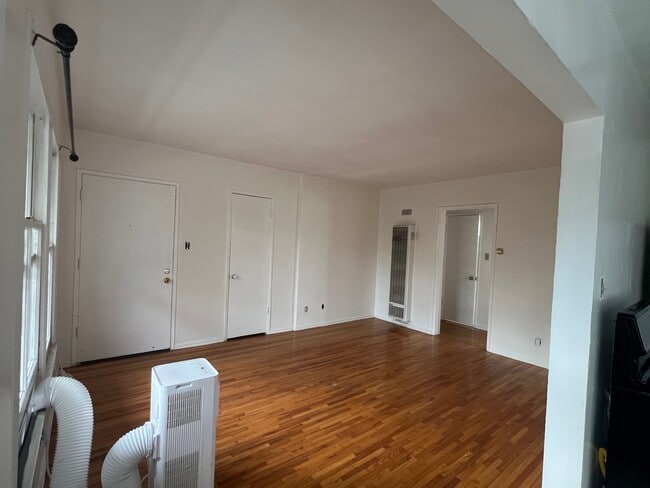 873 N Hoover St unit 873 1-2, Los Angeles, CA 90029 - photo 3